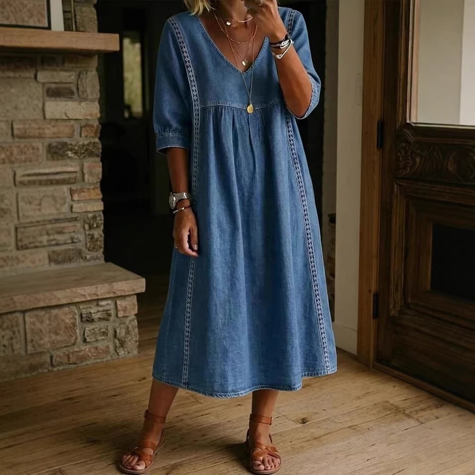 Loose V-neck linen cotton dress with lace trim